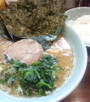 「ラーメン、のり、油多め」@横浜家系ラーメン 家家家 飯田橋店の写真