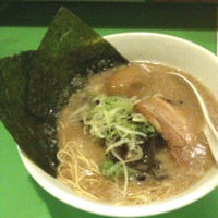 「極 豚骨ラーメン（650円）」@豚゛竜らあめん 亀戸店の写真