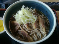 「冷たい肉そば650円」@そば処 まるきやの写真