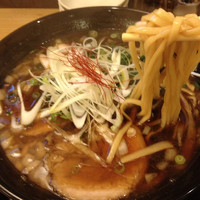 「栄町ブラック大盛り」@彩色ラーメン きんせい 総本家 高槻栄町の写真