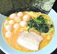 「ラーメン大　鶉玉子W」@萬来亭の写真