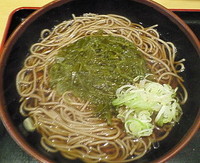 「めかぶそば（大盛＋１００円）＝４６０円」@よもだそば 日本橋店の写真