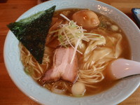 「ワンタンメン（魚介）＋味玉＋餃子」@中華そば おかめの写真