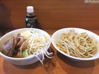 「小つけ麺豚入り ￥1000 ニンニク」@ラーメン二郎 八王子野猿街道店2の写真