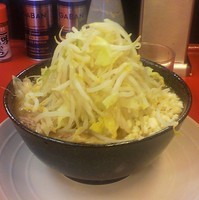 「小ラーメン（680円）麺少なめ」@豚男 -BUTAMEN-の写真