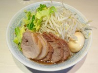 「豚増しらーめん（880円）＋味付玉子（100円）野菜多め」@らーめん 陸 尾山台店の写真