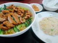 「Eセット(パイコ麺+半チャーハン) 700円」@中華楼の写真