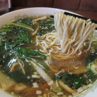 「青菜と豚肉細切りそば（７５０円）」@中華工房 悠苑の写真