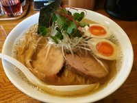 「本枯れそば（塩）＋大盛り＋味玉 750+100+100」@中華そば田家 ふくふくの写真