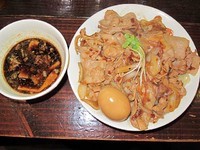 「肉盛りつけ麺並780円＋無料肉増し＋無料味玉」@魁 肉盛りつけ麺 六代目けいすけの写真