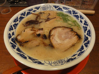 「亀王らーめん」@九州らーめん亀王 十三駅前店の写真