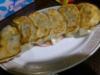 「自家製餃子（6個）\500」@自家製麺ほうきぼし 神田店の写真