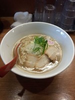 「濃厚煮干そば（限定）＋タマネギ・煮干増し」@月と鼈の写真