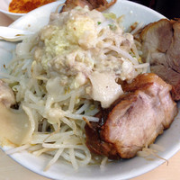 「ラーメン（少なめ）ニンニク・アブラ　700円」@自家製ラーメン 大者の写真