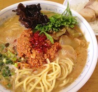 「胡麻辛900円辛め　角肉のっけご飯200円」@MENYA 食い味の道有楽の写真