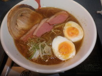 「にほんいち醤油そば（８４０円）」@麺巧 潮の写真