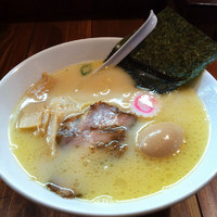 「らーめん(塩)+地鶏の味付け玉子」@麺肆 秀膽の写真