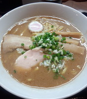 「濃厚豚骨魚介ラーメン 塩」@麺屋33の写真