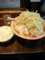 「チャーシュー味玉ラーメン1050円、大盛無料、ライス無料」@つけめん らーめん 荒海の写真