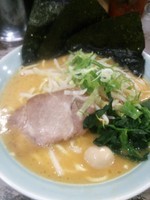 「豚骨味噌ラーメン並」@横浜家系ラーメン ほどが家の写真