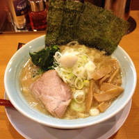 「豚骨醤油」@横浜家系ラーメン 清六家 総本山の写真