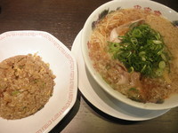 「ラーメンセット　「880円」」@来来亭 ユリノキ通り店の写真