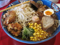 「香メン　890円＋唐揚げ（サービス券使用）」@ラーメン桐生 伊勢崎店の写真