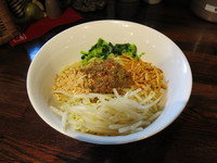 「汁なし担々麺（しおスープ付き）：880円」@自家製麺ほうきぼし 神田店の写真