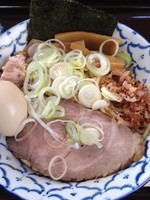 「油そば￥６８０＋くん玉￥１００」@兎に角 another leafの写真