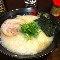 「ラーメン５９０円」@博多ラーメン つるの写真