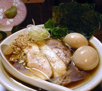 「ガハハ鶏特製そば 900円 + 味玉（トッピング券利用）」@鶏そばムタヒロの写真