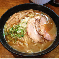 「濃厚魚介豚骨エビ風味」@はりけんラーメンの写真