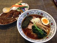 「小宮山ラーメン + ミニカレー300」@居處 小宮山の写真