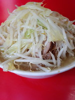 「ぶた入りラーメン（野菜・ニンニク）700円」@ラーメン二郎 三田本店の写真