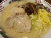 「玄武ラーメン（５００円）＋味玉（１００円）」@豚骨らーめん 玄武の写真