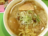 「濃厚醤油らあめん（味玉入り）」@豚゛竜らあめん 亀戸店の写真