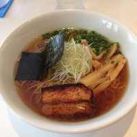 「限定煮干しそば（醤油）700円」@麺 GLITTERの写真