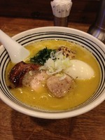 「博多水炊きらーめん よくばりトッピング 900円」@麺屋すみすの写真