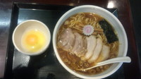 「チャーシューメン中+生卵」@中華蕎麦 金魚の写真