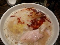 「ごまとバタピーの辛い塩ラーメン　800円」@宗家一条流がんこラーメン 十八代目の写真