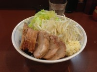 「豚増しラーメン 野菜増し増し」@らーめん陸の写真