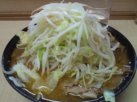 「みそラーメン　750円（麺少なめ、ヤサイ・ニンニク）」@ラーメン二郎 京成大久保店の写真