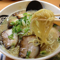 「チャーシューメン大盛り^ ^」@博多ラーメン げんこつ 高槻店の写真