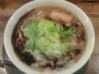 「まっ黒まー油のとんこつらー麺650円」@らー麺屋台 骨のzuiの写真