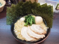 「スペシャルラーメン（濃いめ、固め）　海苔トッピング」@横浜家系ラーメン 大黒家の写真