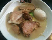 「五香ラーメン＋チャーシュー＋味玉」@13湯麺の写真