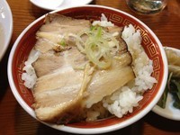 「ミニワンタンメンとミニチャーシュー丼　750円」@広州市場 西新宿店の写真