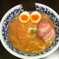 「特製らー麺＋煮玉子」@九段 斑鳩の写真