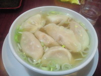 「三鮮入りサンラー餃子スープ(480円)」@台湾料理 興隆の写真