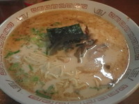 「豚骨醤油500円　＋　替玉50円」@十七代目 哲麺 小平店の写真